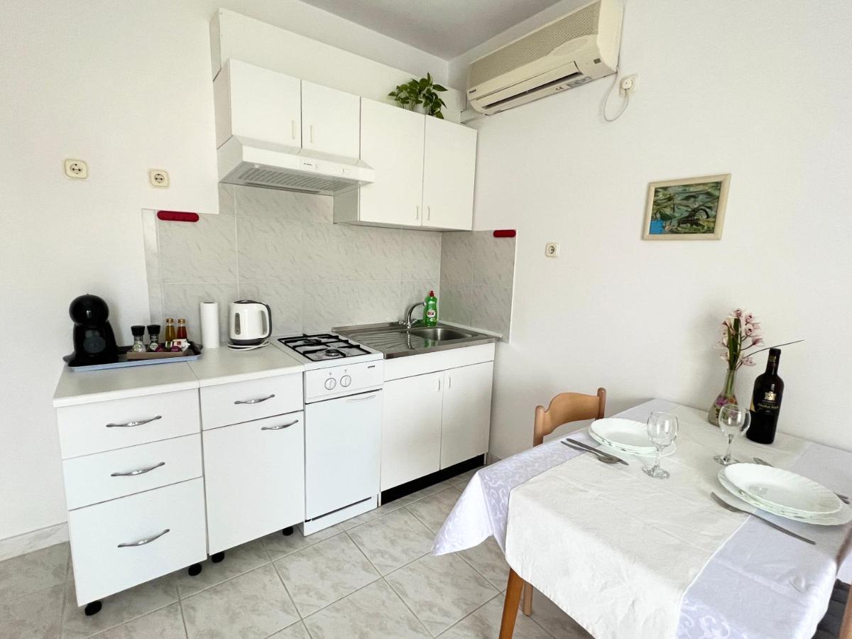 Martin Apartments Ровінь Екстер'єр фото